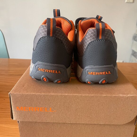 Merrell, Trail Chaser, boys hiking shoes, size 4 - Picture 3 of 6